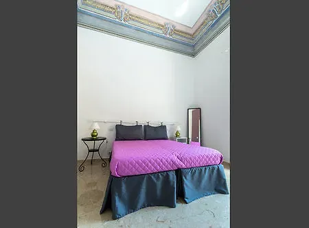 La Casa Di Paola Bed & Breakfast 3*
